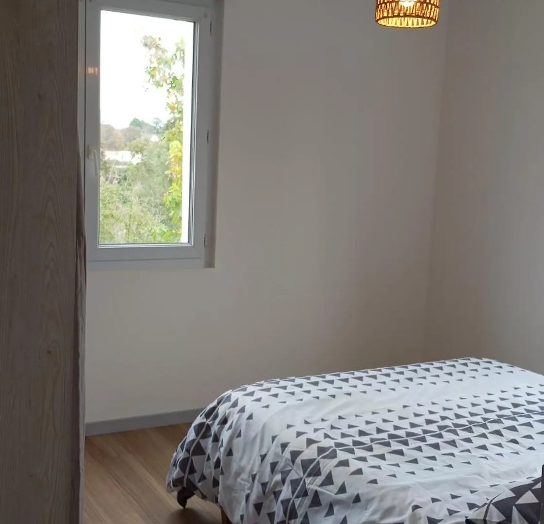 Petite Maison Avec Jardin Landrevarzec 0*,  France